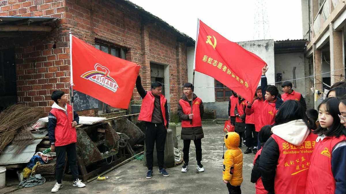 沙尔克球员集体投入社会公益活动